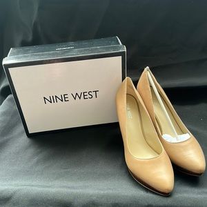 NIB New In Box Women’s Platform Pumps 9.5 Tan Leather Closed Toe